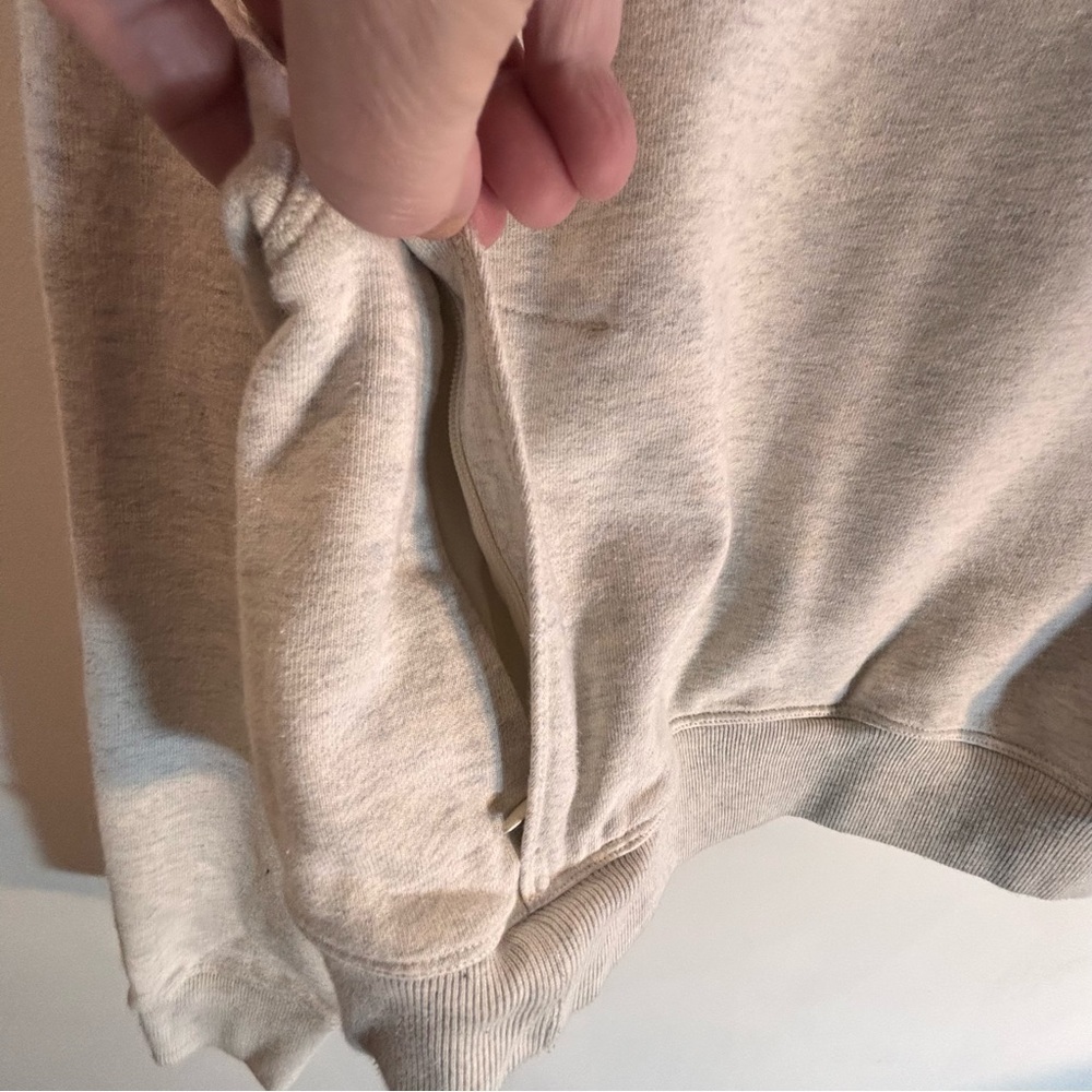 KIT and ACE Sz M Light Heather Gray Sweatshirt Striped Cuffs Zipper Pockets Crew - Picture 5 of 10